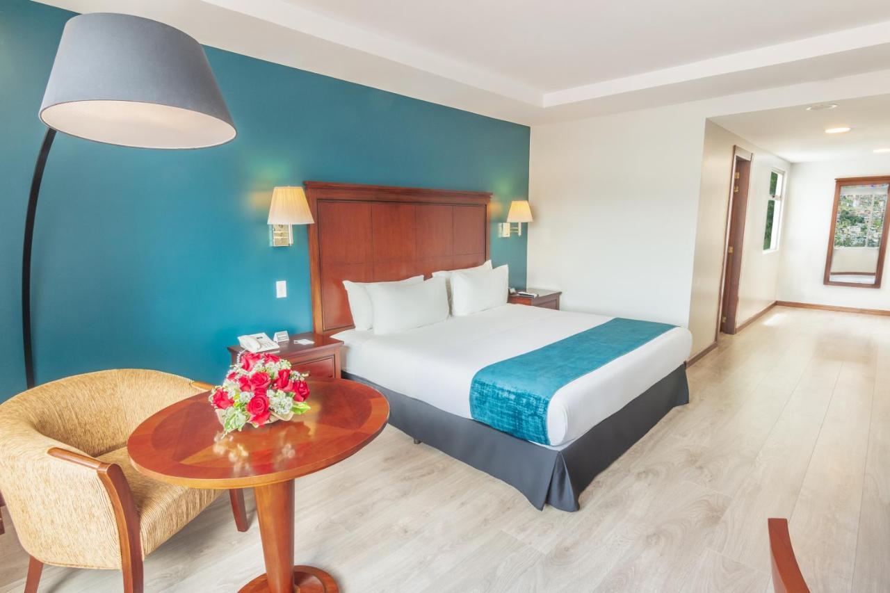 Sonesta Hotel Loja Esterno foto