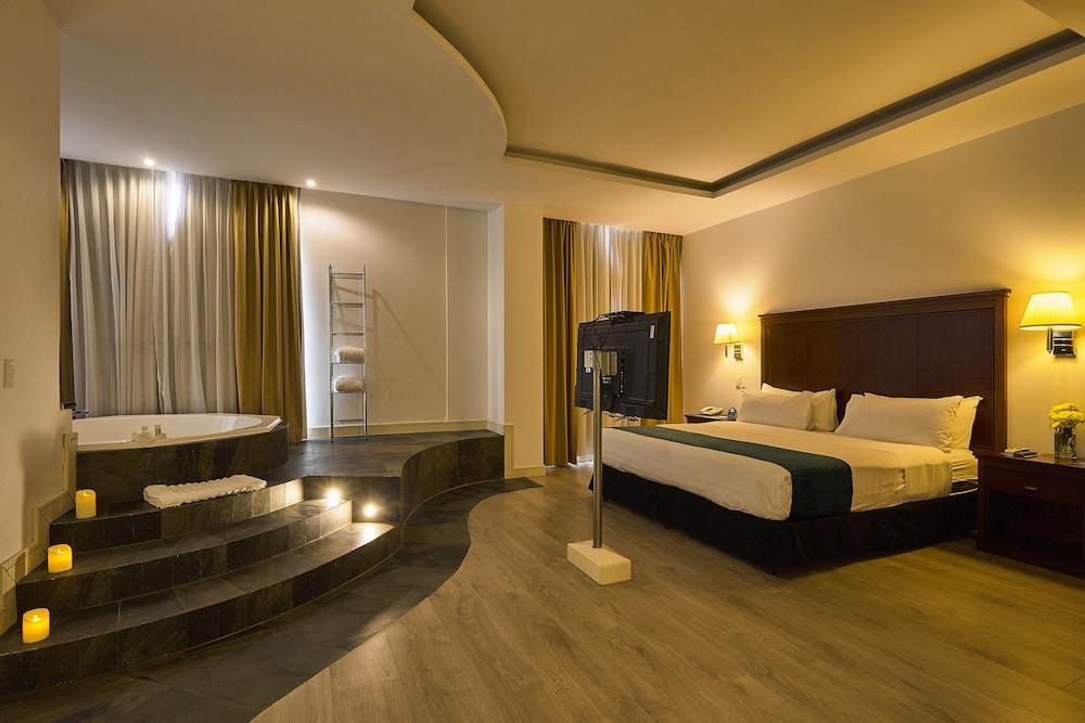 Sonesta Hotel Loja Esterno foto