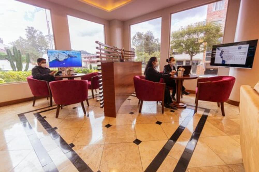 Sonesta Hotel Loja Esterno foto