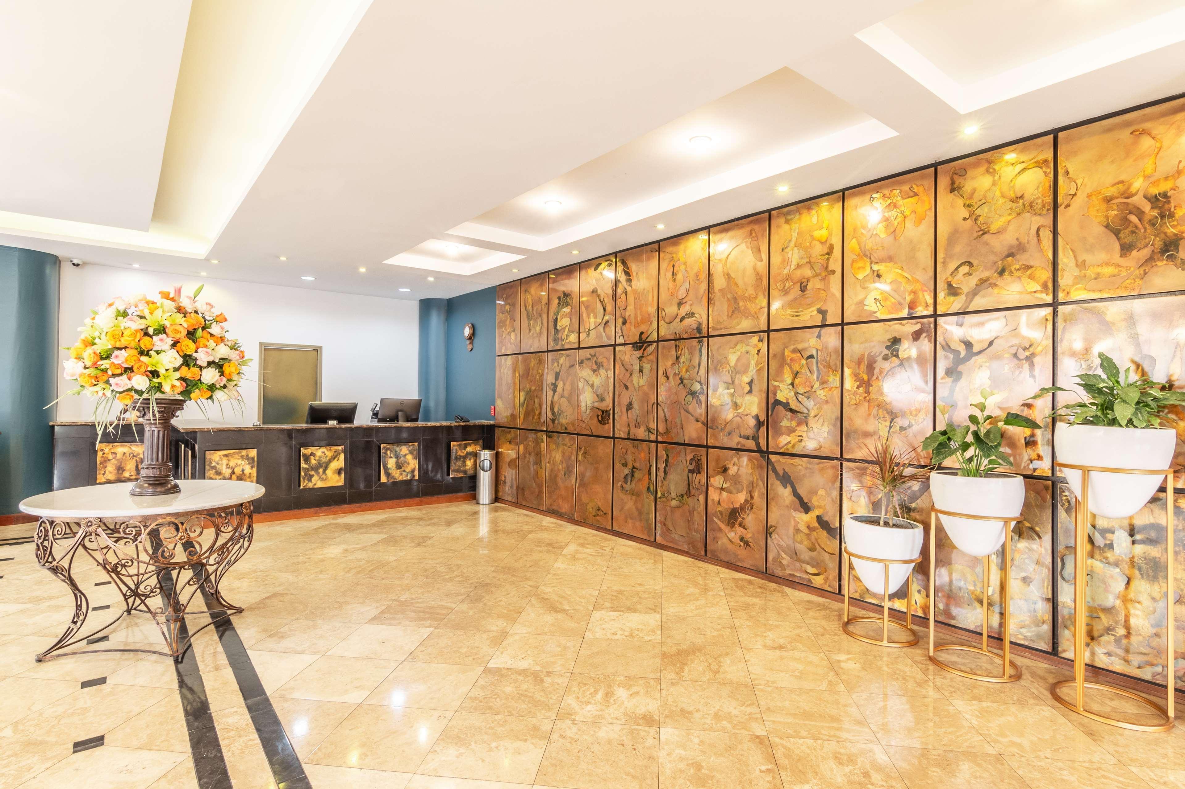 Sonesta Hotel Loja Esterno foto