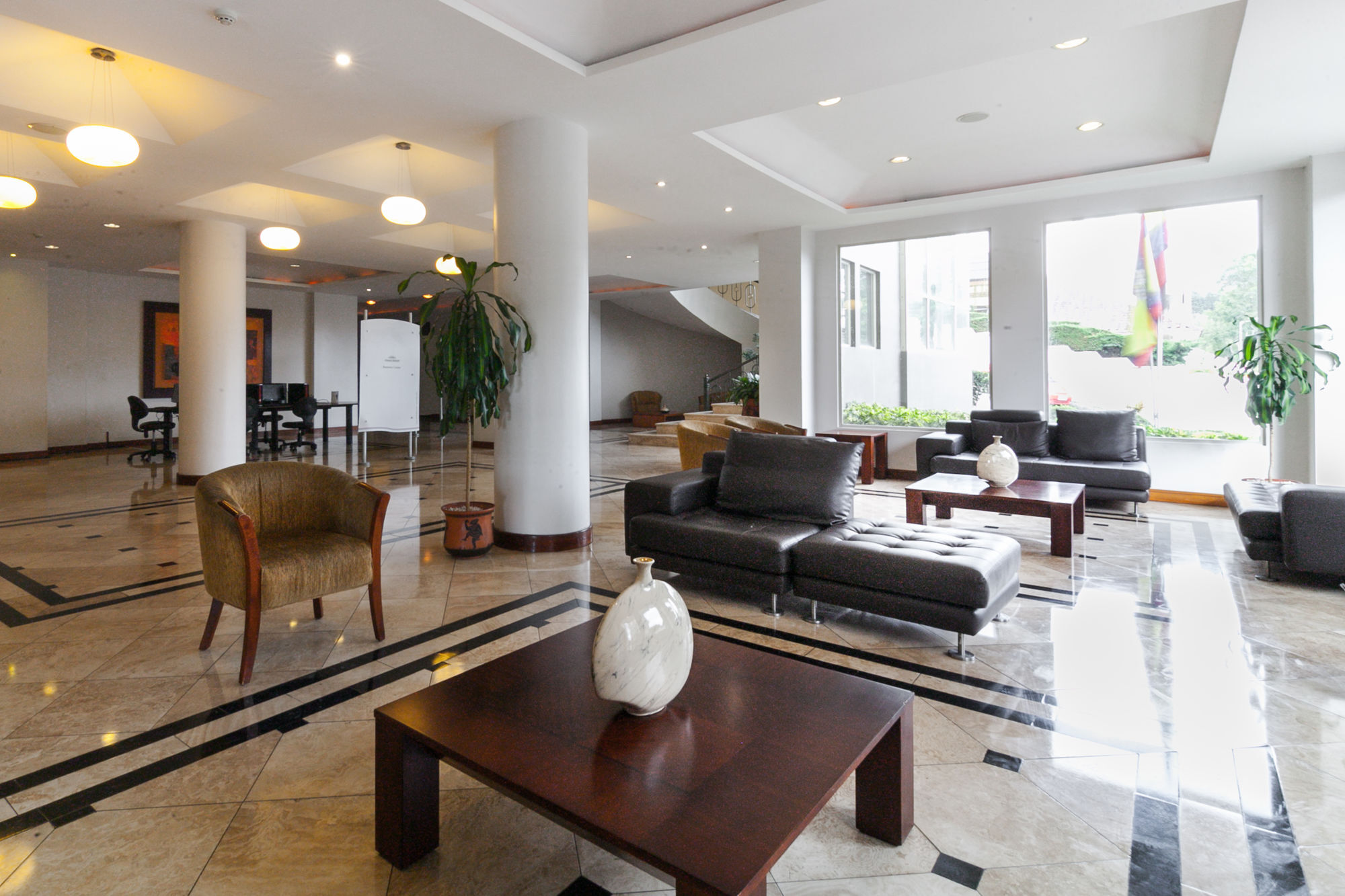 Sonesta Hotel Loja Esterno foto
