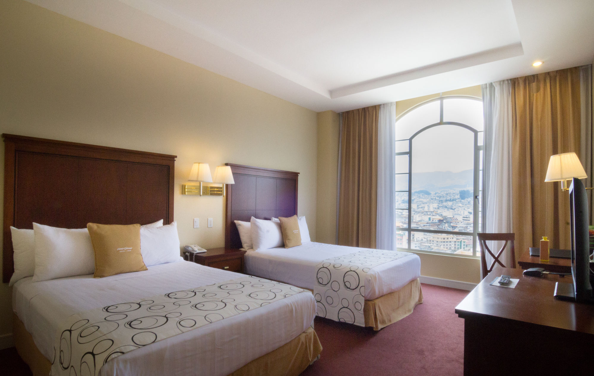 Sonesta Hotel Loja Esterno foto
