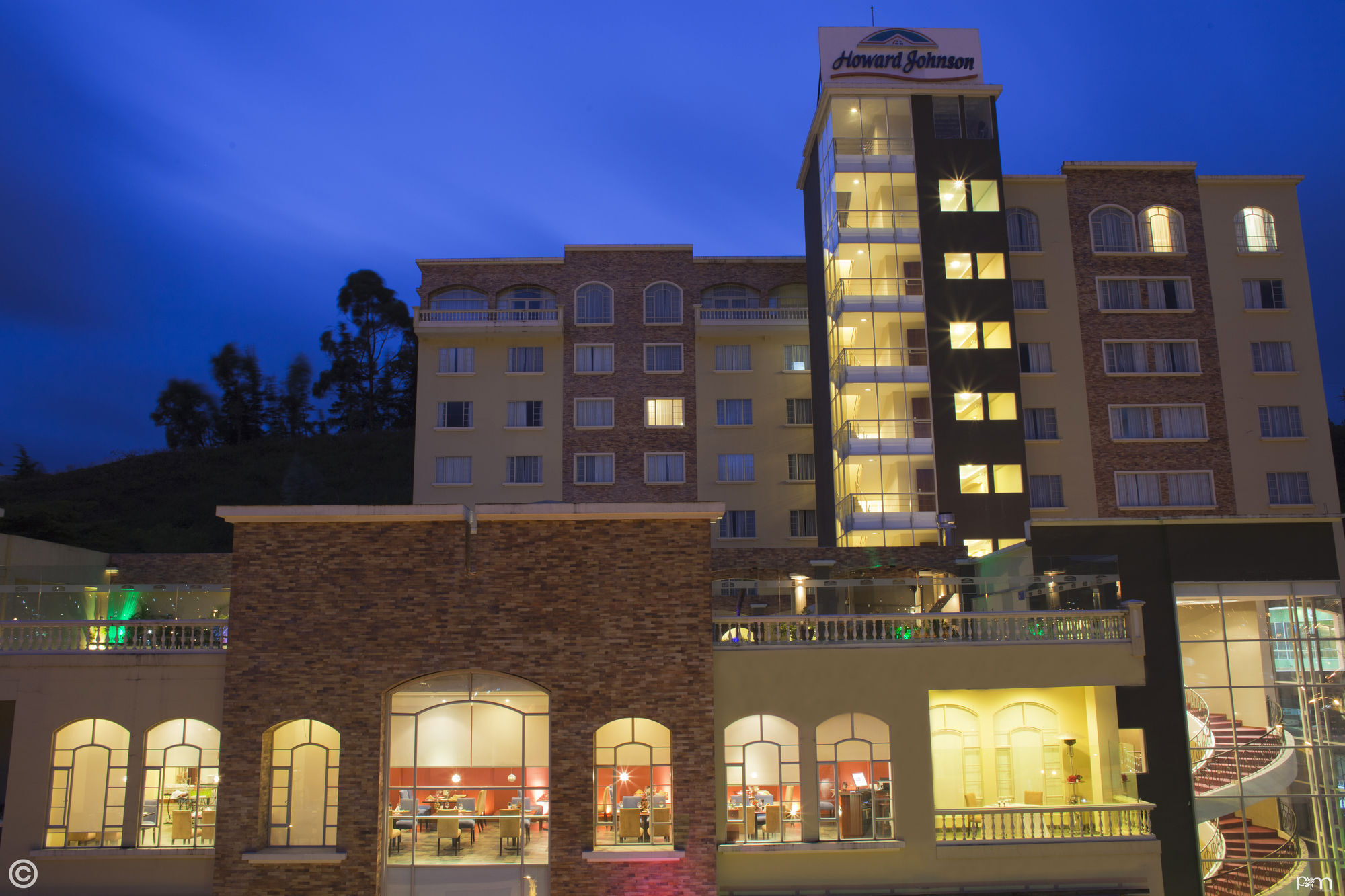 Sonesta Hotel Loja Esterno foto